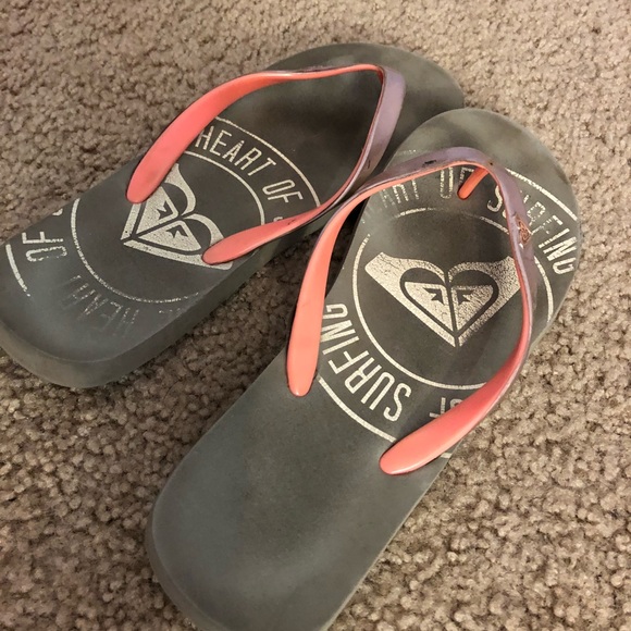 worn, Roxy flip flops - Picture 3 of 3
